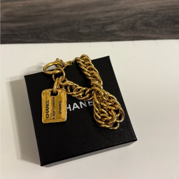 Chanel Gold Chain Vintage 31 Rue Cambon‎ Paris Charm Bracelet